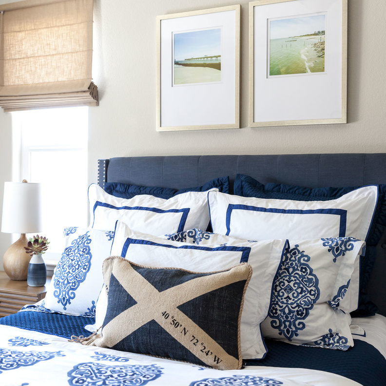 اختيار الوسائد المختلفة و المنسجمة لسرير يناسب مواليد برج القوس