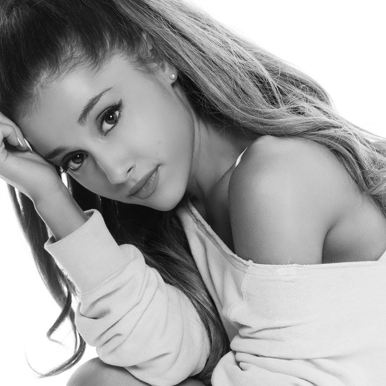 اريانا جراندي Ariana Grande متهمه بسرقه الاغنية رقم 13 في قائمة بيلبورد