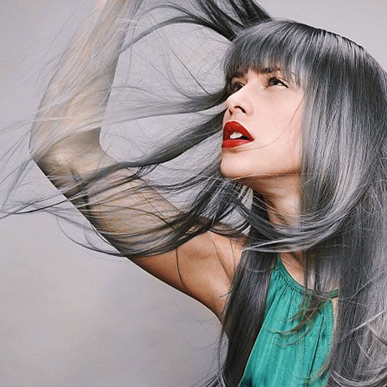 استخدمي المواد الطبيعية للتخلص من الشعر الابيض 