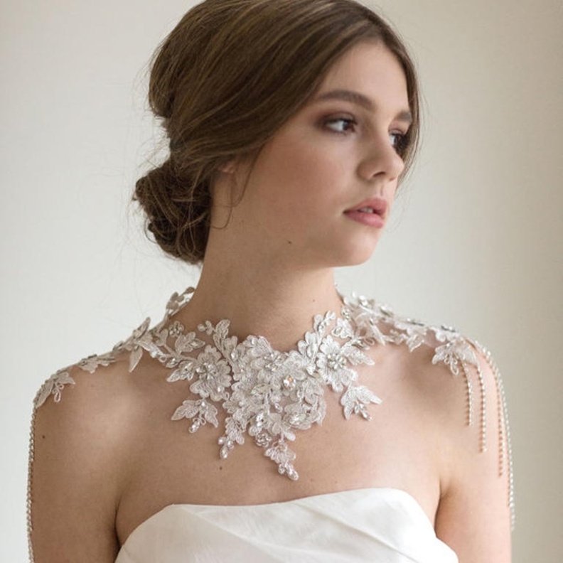 استخدمي قماش الدانتيل في طرحة الزفاف لصناعة قطع الحلي