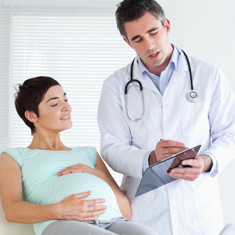 استشارة الطبيب قبل السفر ، للتأكد من سلامة الجنين