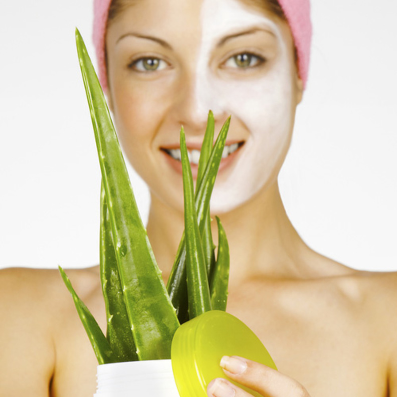  جل الألوفيرا لعلاج حب الشباب