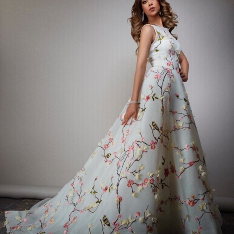 استوحي من فستان بلقيس الناعم فستان لخطوبتك