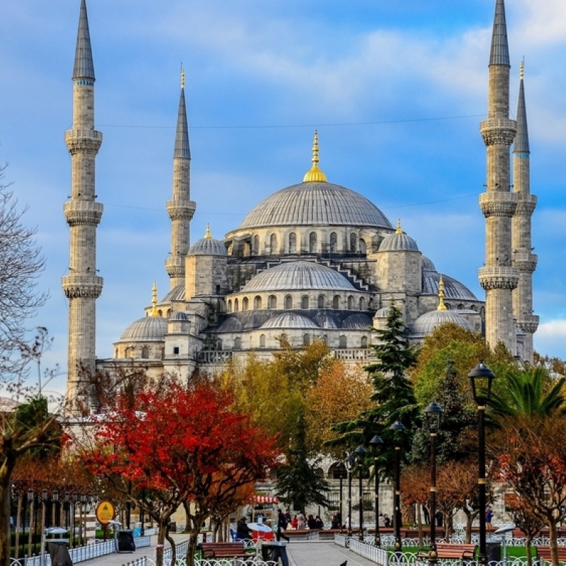 اسطنبول تجمع الشرق والغرب