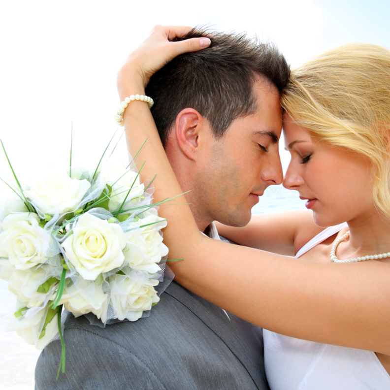 اسمعيه كلمة احبك بين الفينة والاخرى