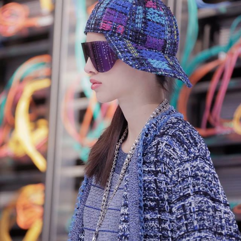 اطلالات راقية وشبابية من عارضات شانيل Chanel