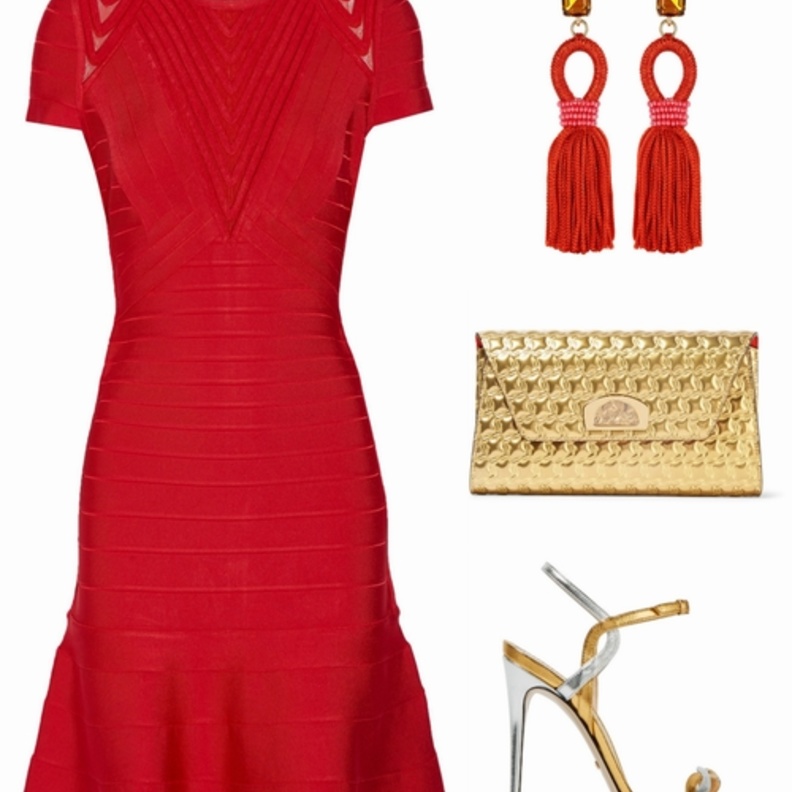 اطلالة أنثوية في فستان قصير باللون لأحمر