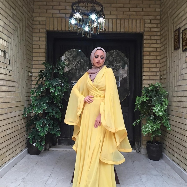 اطلالة خاصة للسهرات من اختيار دينا 