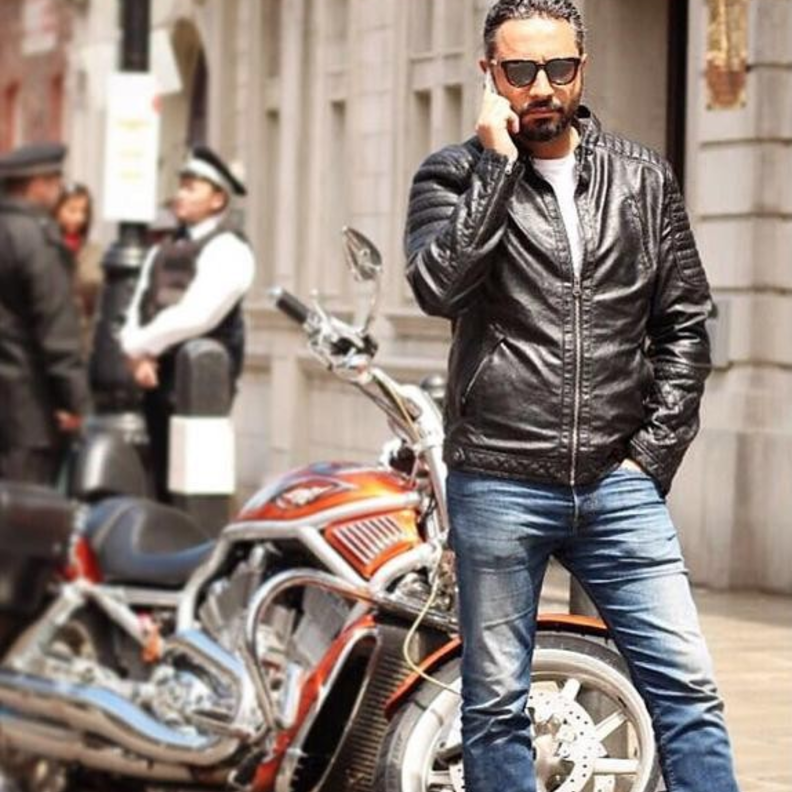 اطلالة شبابية لقيس الشيخ نجيب