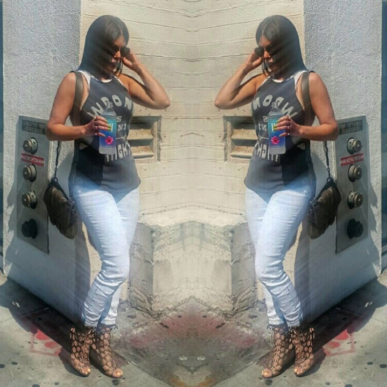 تعشق تنسيق الجينز مع الجزمات العالية