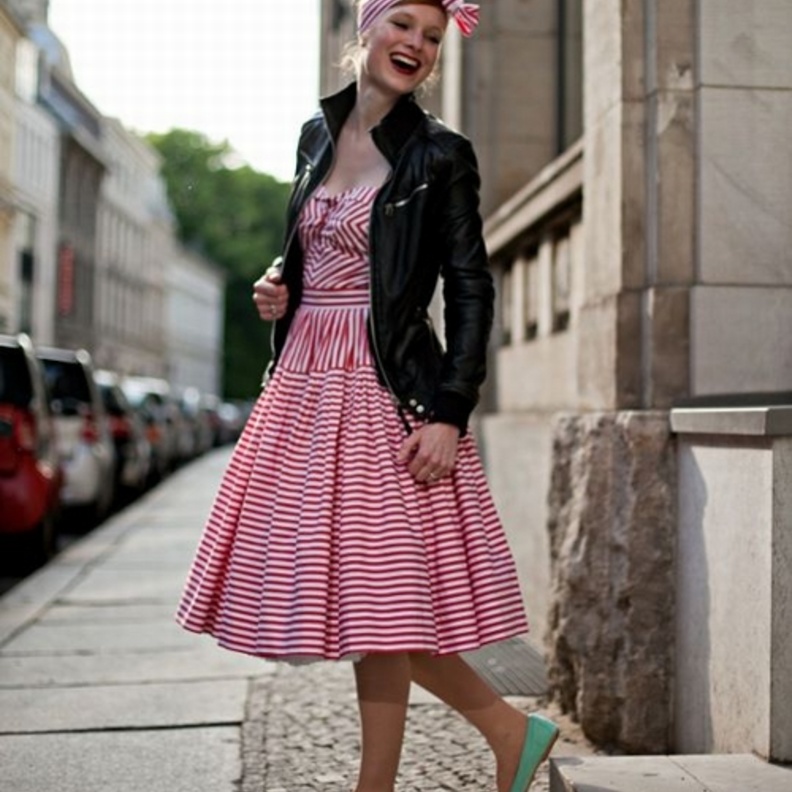 اطلالة عصرية مستوحاة من الخمسينيات