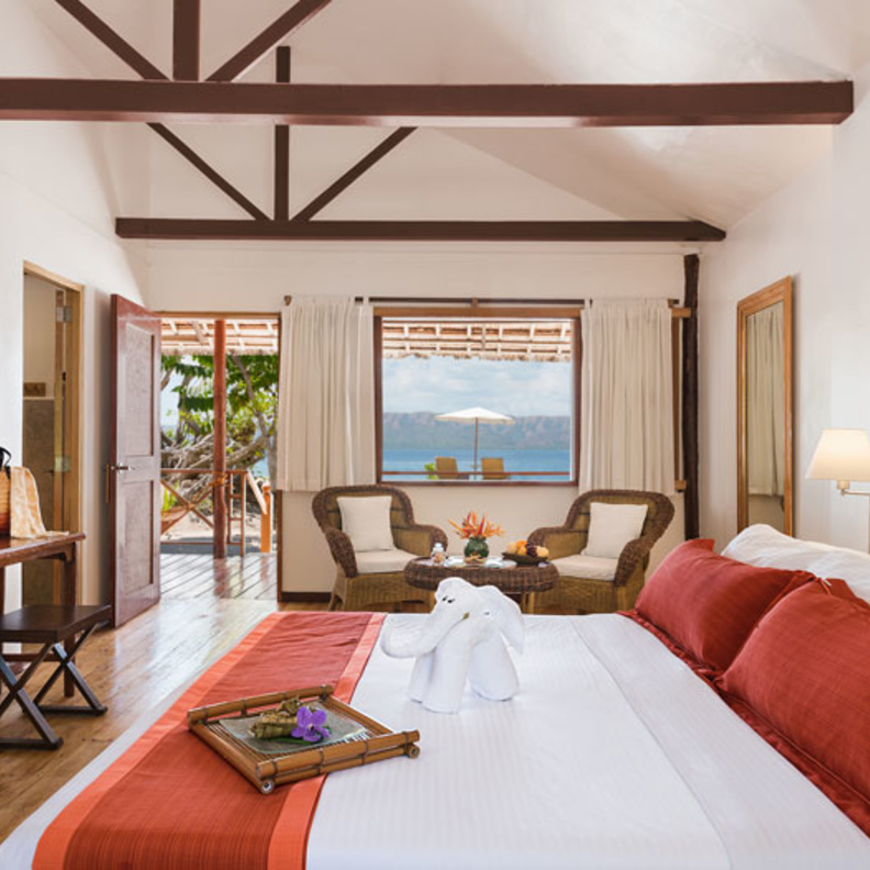 اطلالة على البحر من غرفة النوم