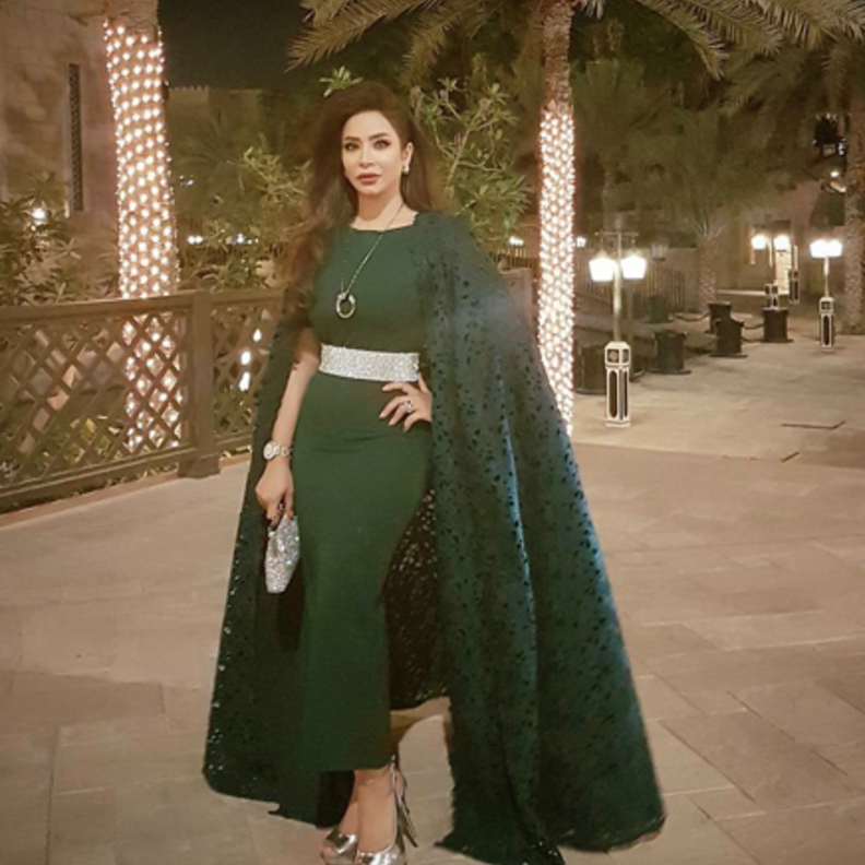 اطلالة فاخرة باللون الزيتي شاهدنا بها لجين عمران