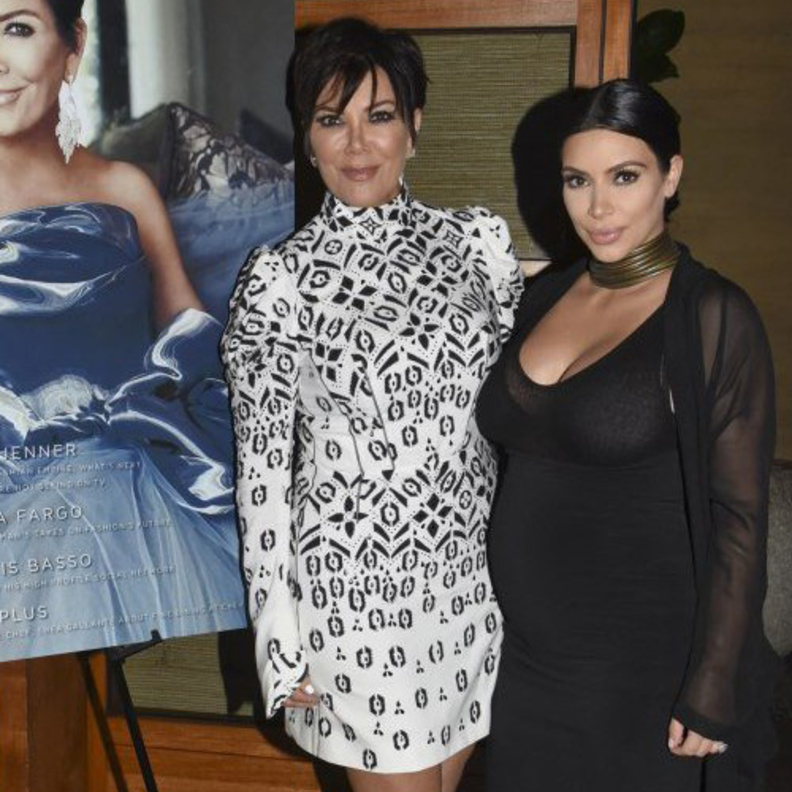 كلوي تساند والدتها