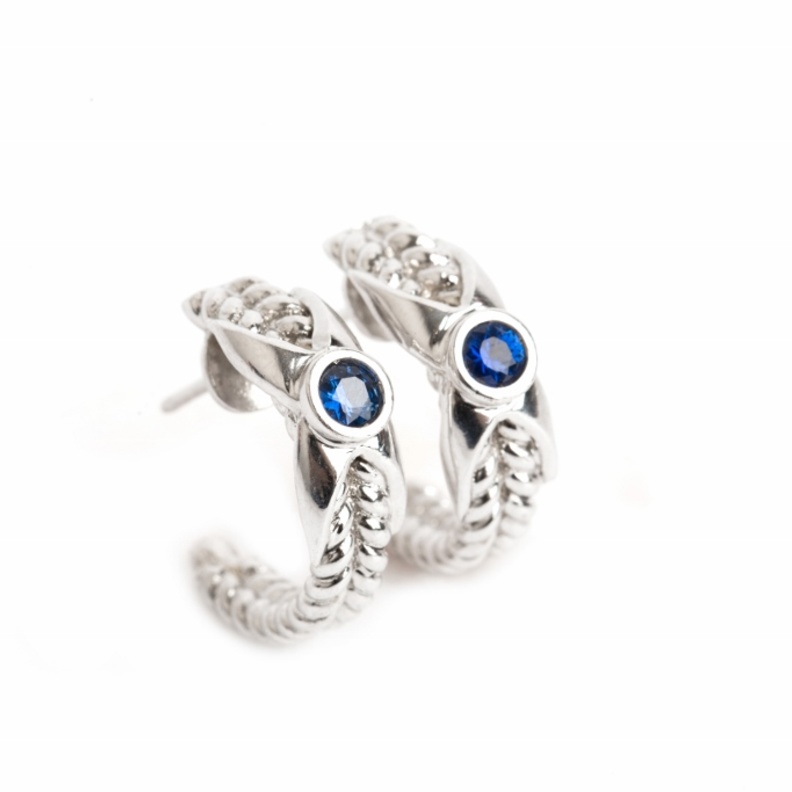 اقراط مميزة بالأحجار الكريمة من مجموعة جديلة للمصممة ليليان اسماعيل 