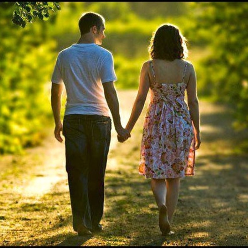 اكتشفي شخصية الرجل من خلال خطواته