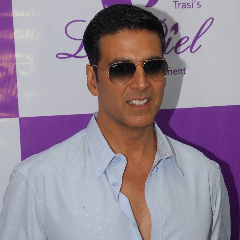 اكشاي كومار نشر فيديو شكر فيه نجوم بوليود