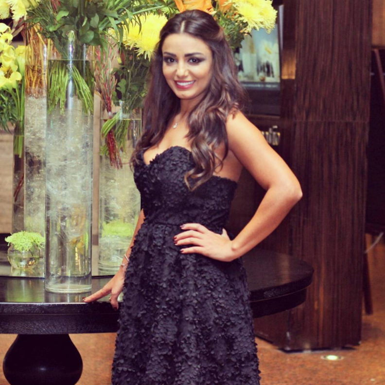 الأسود الأنيق