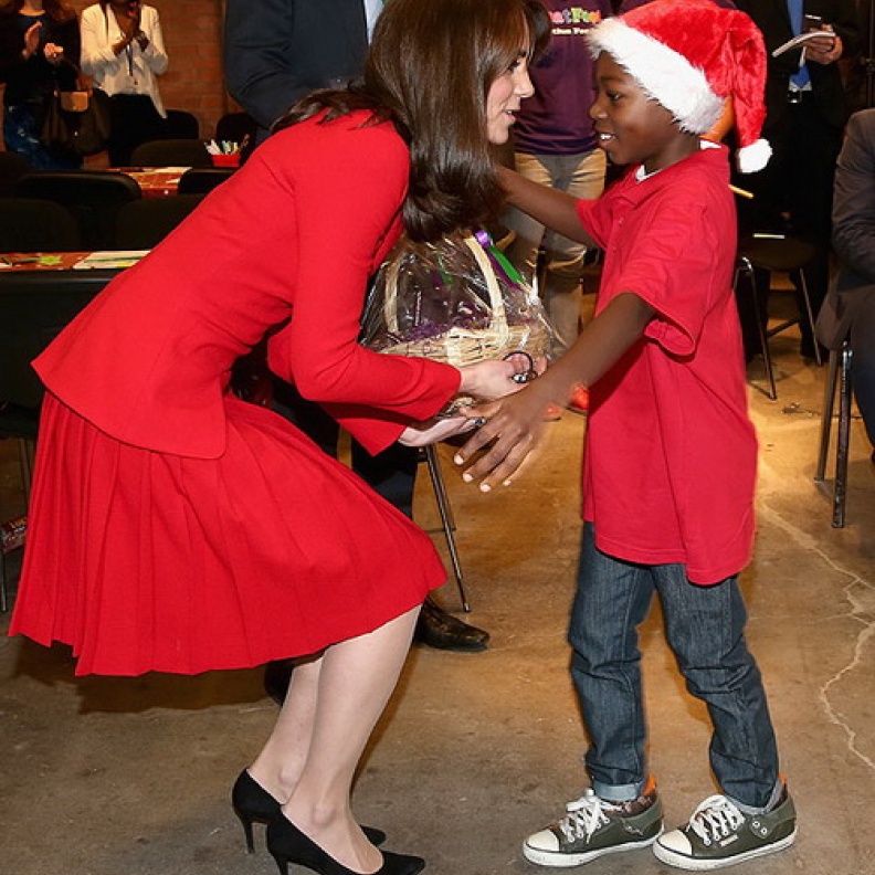 كيت شاركت الأطفال في الأنشطة الاحتفالية