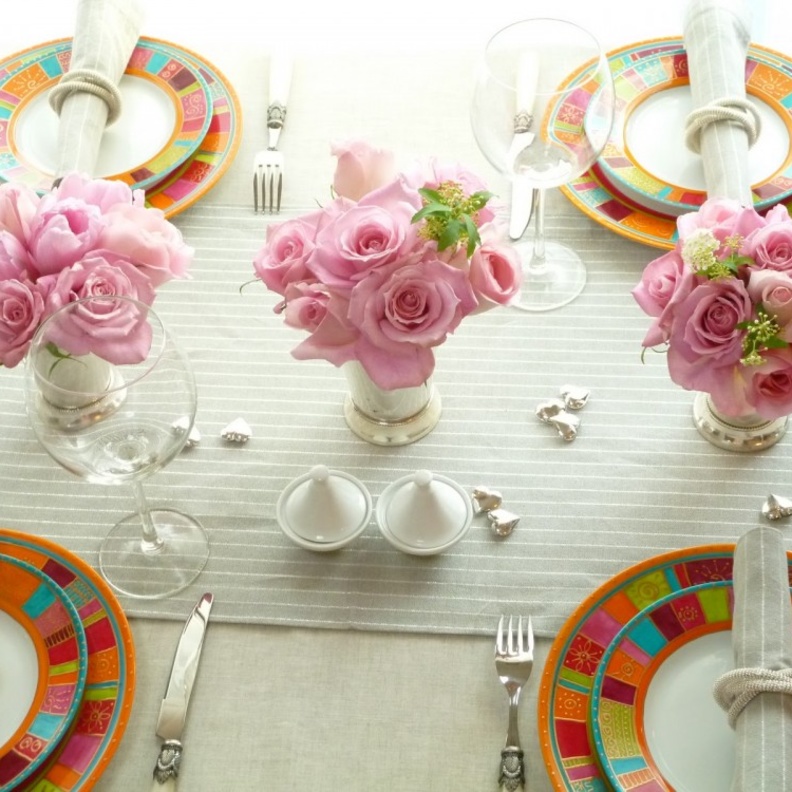 الألوان الصيفية تنعش مائدة الطعام