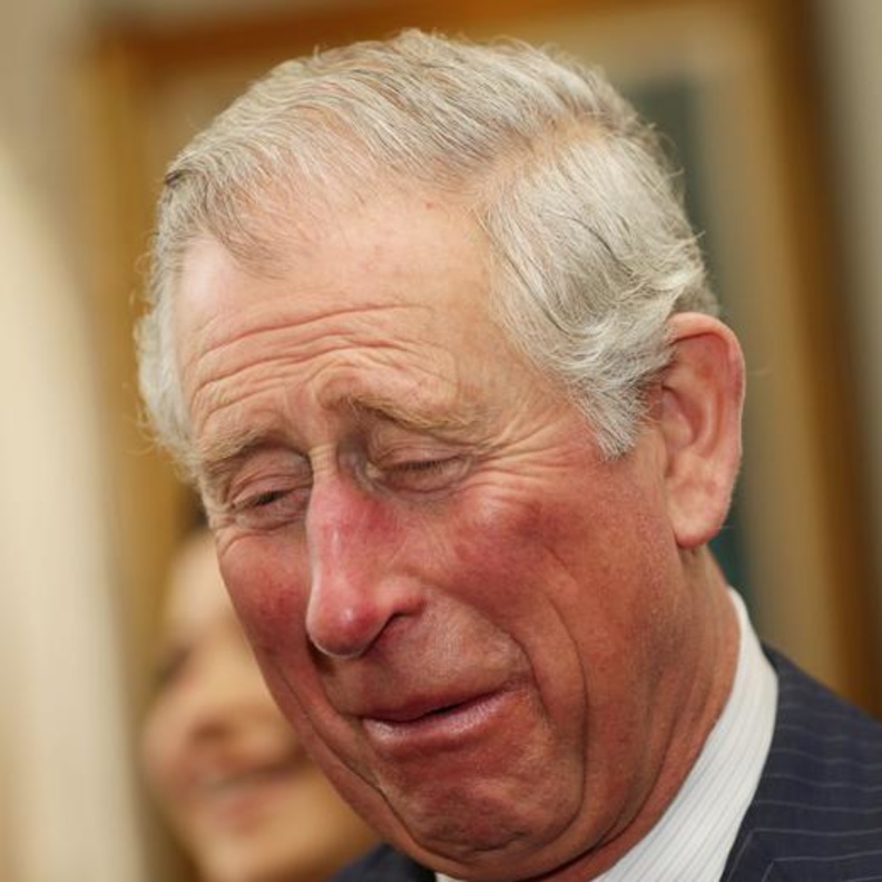 الأمير تشارلز لا يخفى اشمئزازه من الشاى