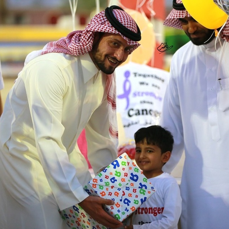 الأمير عبدالله يشارك في تحقيق الأمنيات