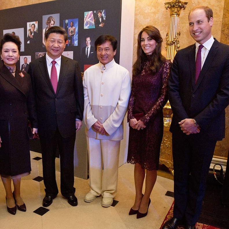 الأمير وليام وزوجته يقابلان جاكي شان