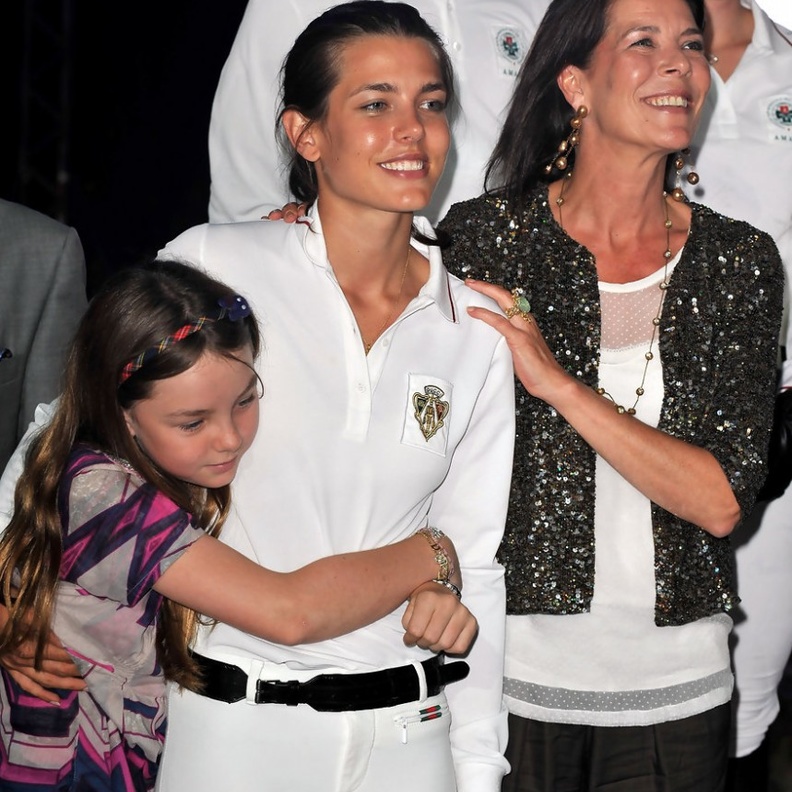 بيير كاسيراجى مع والدته الأميرة كارولين وخاله الأمير البير