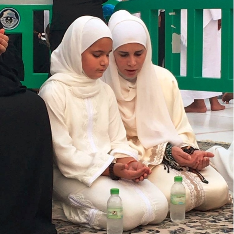 الأميرة هيا والشيخة جليلة يدعون للامارات والاردن