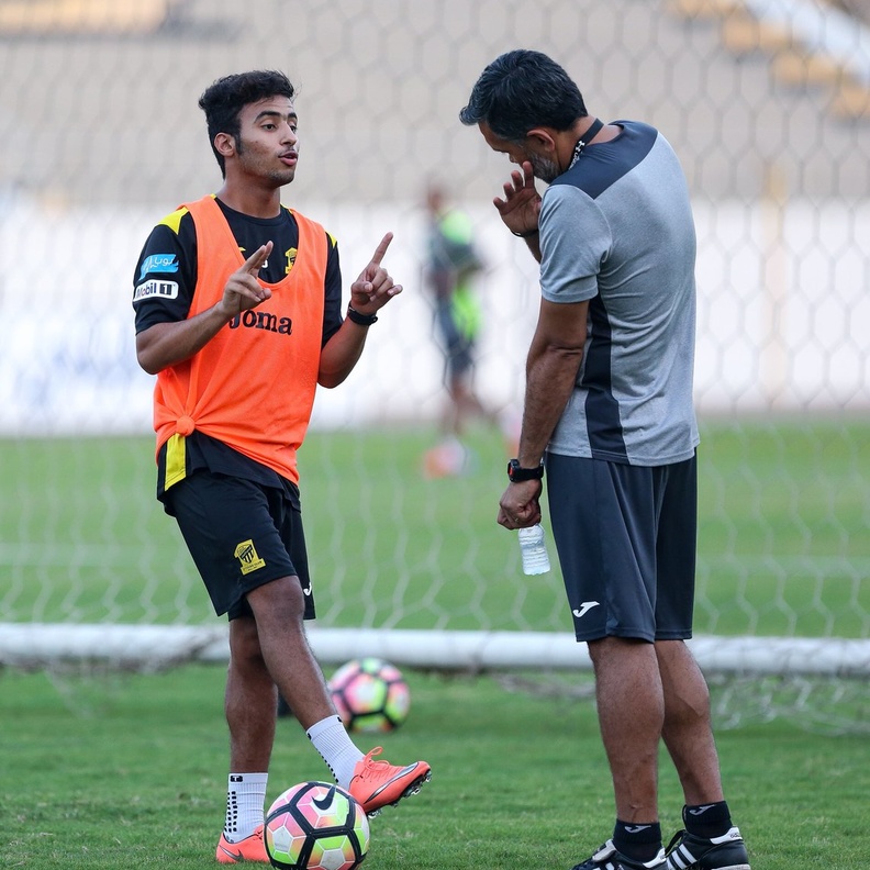 الاتحاد يحفز لاعبيه للفوز بالكلاسيكو السعودي