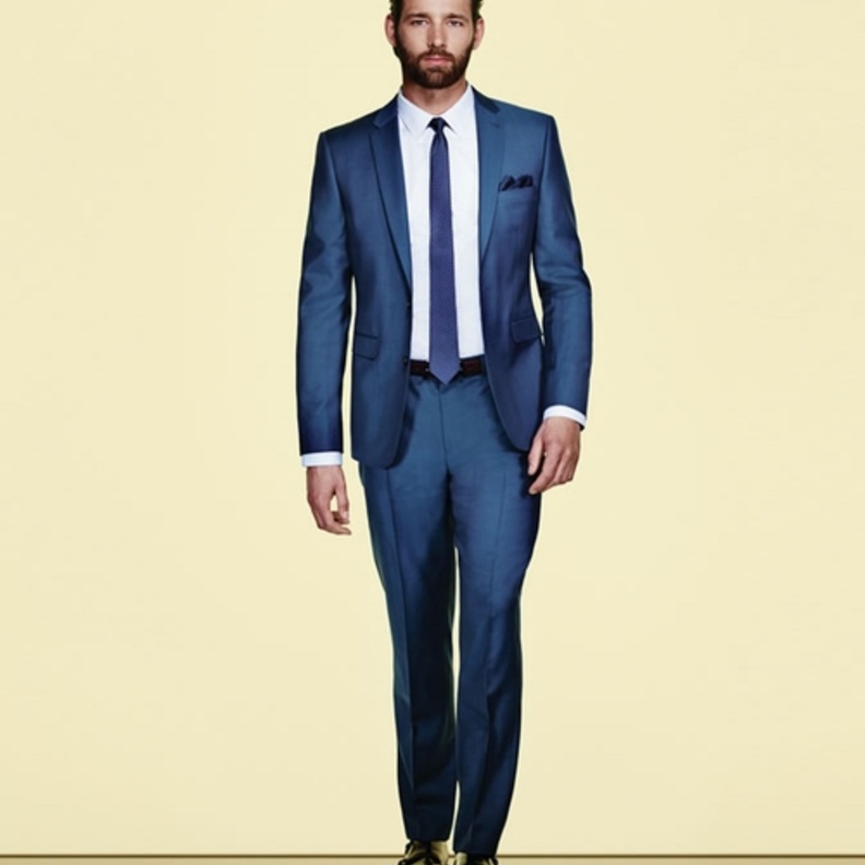 السروال من دون ثنية والطول المناسب