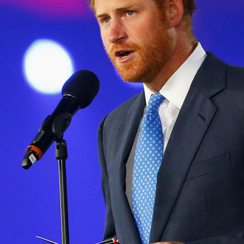 هاري وكيت وويليام في افتتاح الركبي