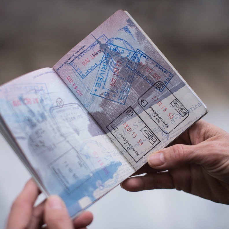 التحقق من جواز سفرك، وعدم انتهاء صلاحيته