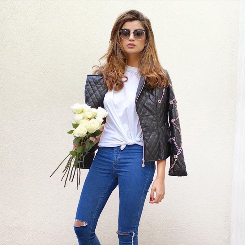 الجلد سيد الاناقة في كل موسم مع الجينز