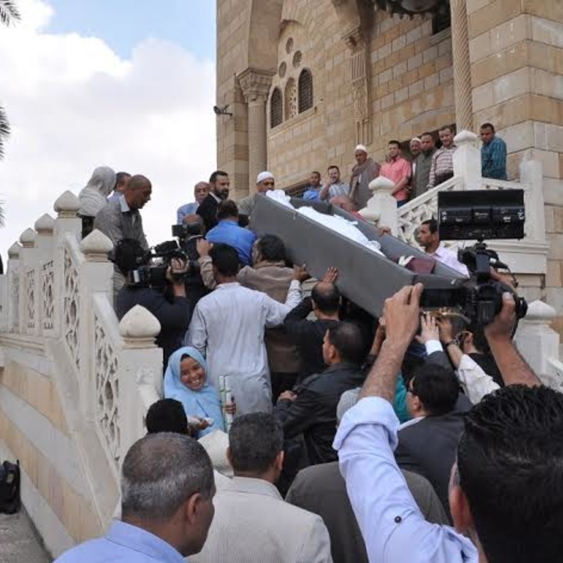 غياب النجوم عن جنازة سيد زيان