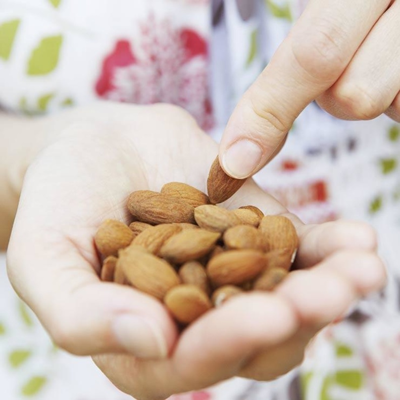 الجوز والمكسرات