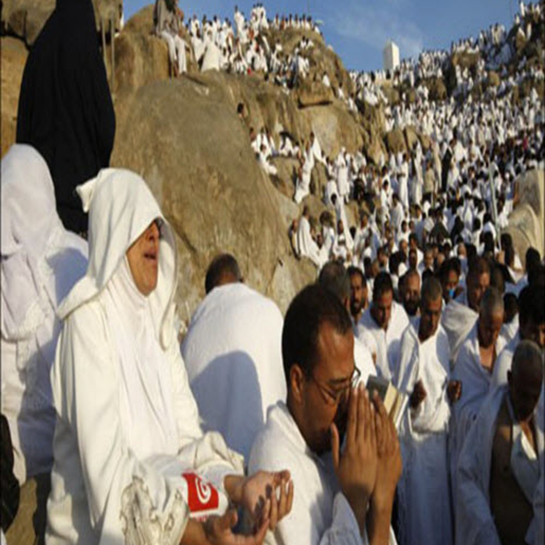 يواجه الحجاج هذا العام حرارةً مرتفعة خلال أدائهم مناسك الحج