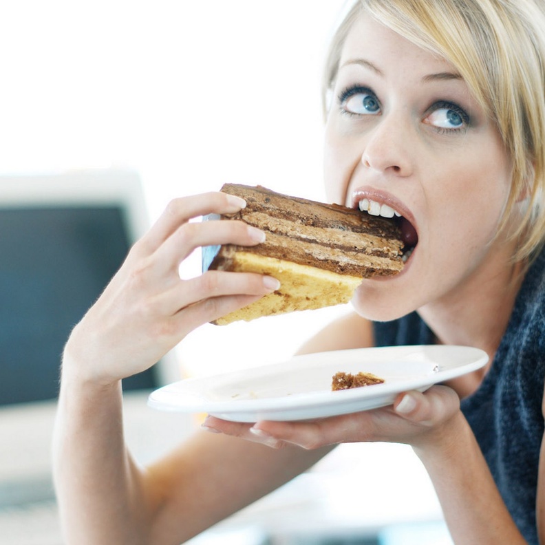 الحلويات اكثر ما ستشعرين برغبة بتناولها اثناء الدورة الشهرية 