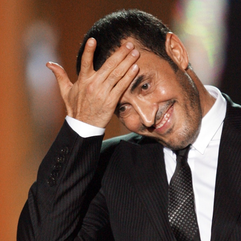 يعترف كاظم دوما بفضل المرأة عليه 