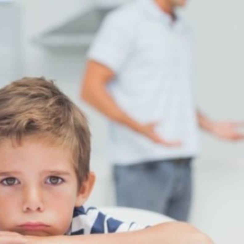 الخلافات الزوجية تضعف النمو العقلي للطفل 