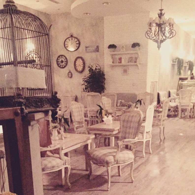 بعض اللوحات والرموز التي يحبها الشخص تربطه بالمكان 