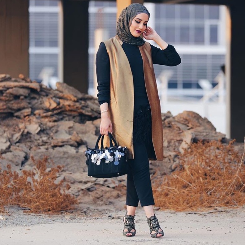 الذهبي و الأسود من إختيار دلال الدوب للشتاء 