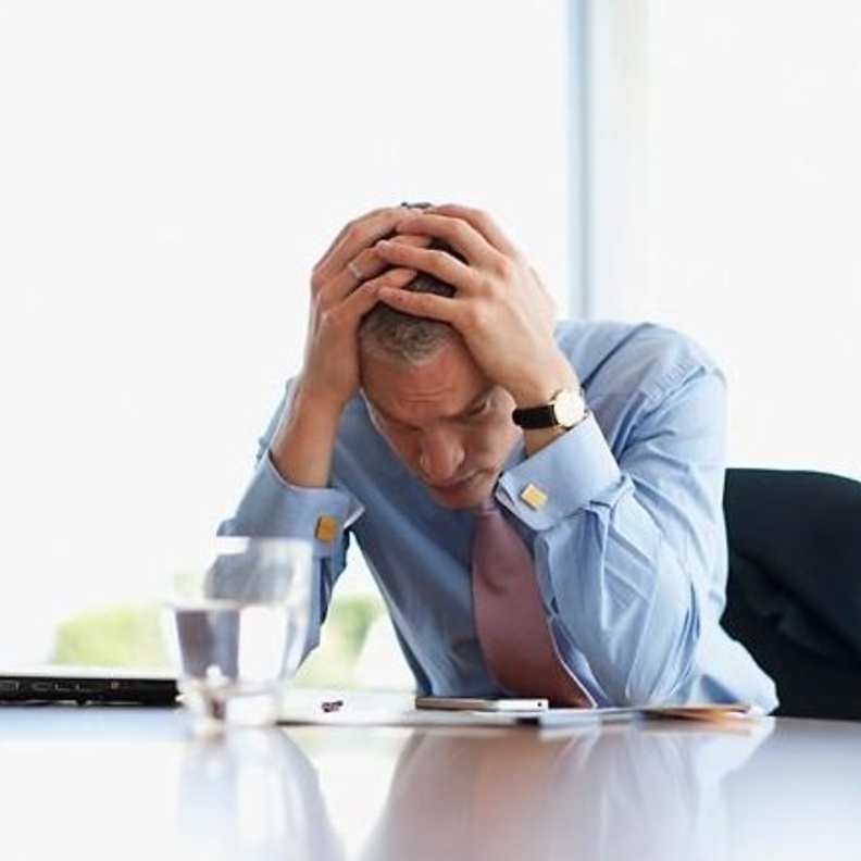 الرجال يتحملون ضغوط الفشل و التوتر