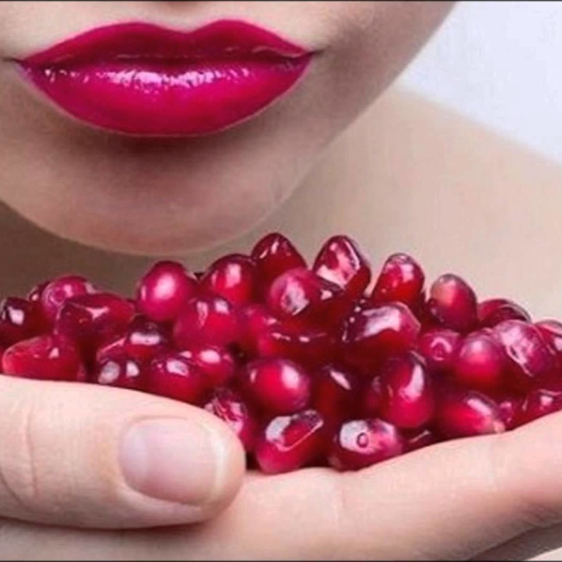 الرمان رائع للمحافظة على البشرة
