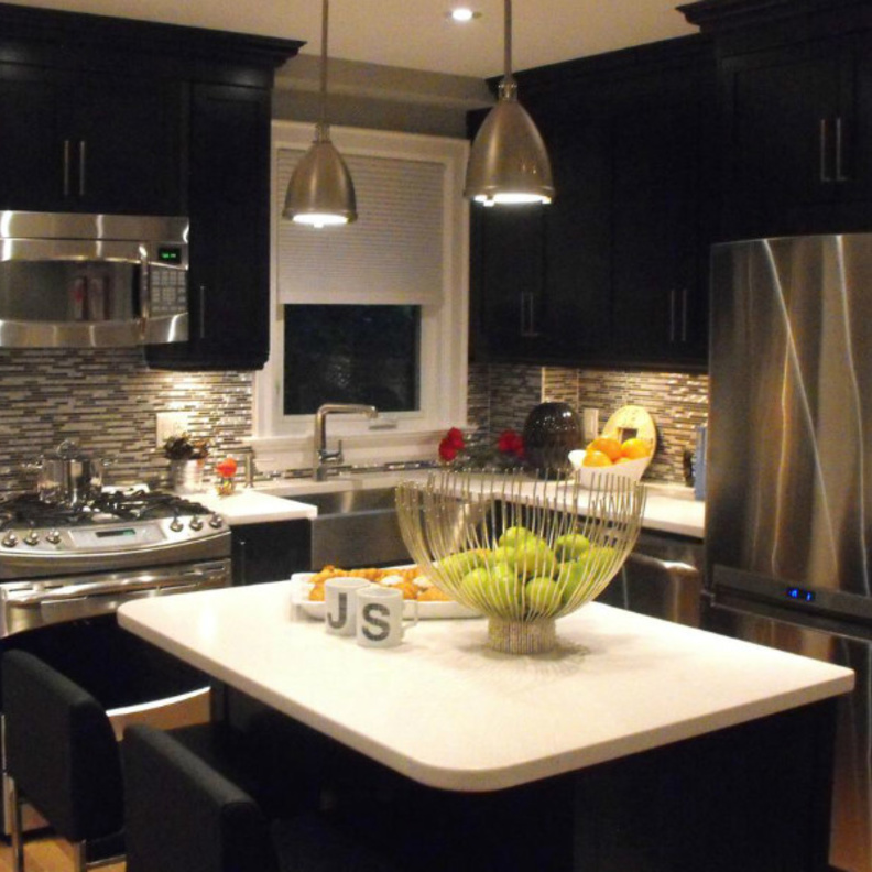 الستنلس ستيل الاسود لاحدث تصاميم ديكورات المطبخ