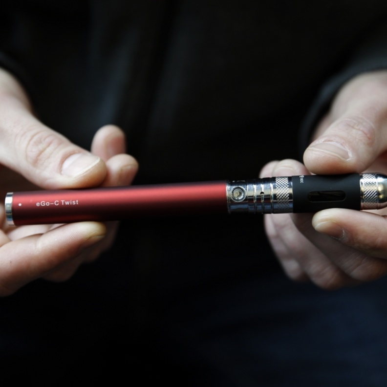 السجائر الالكترونية ترفع مخاطر امراض القلب