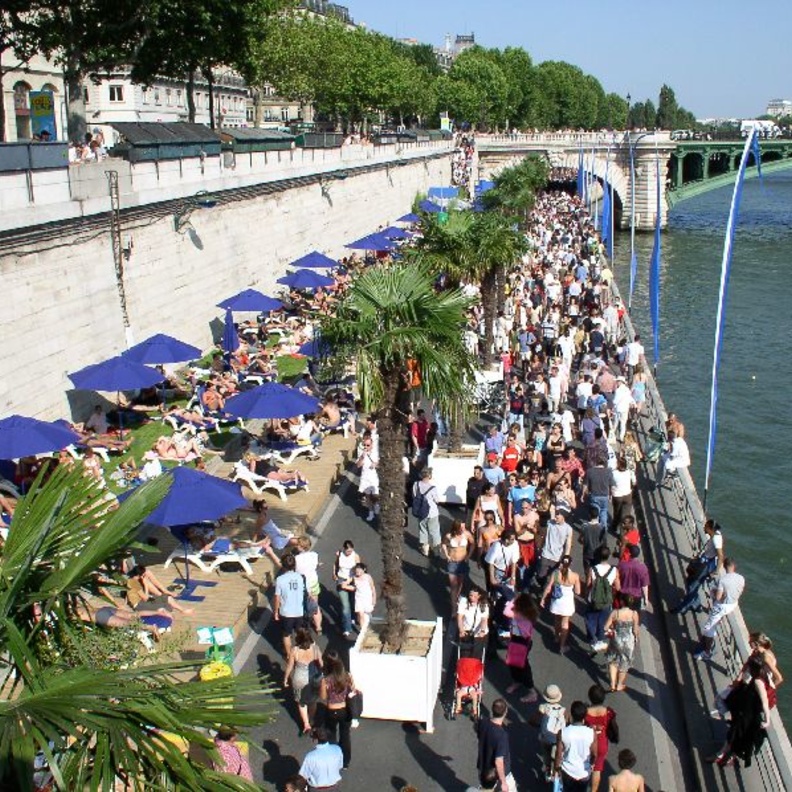 الشاطئ الباريسي على ضفة نهر السين