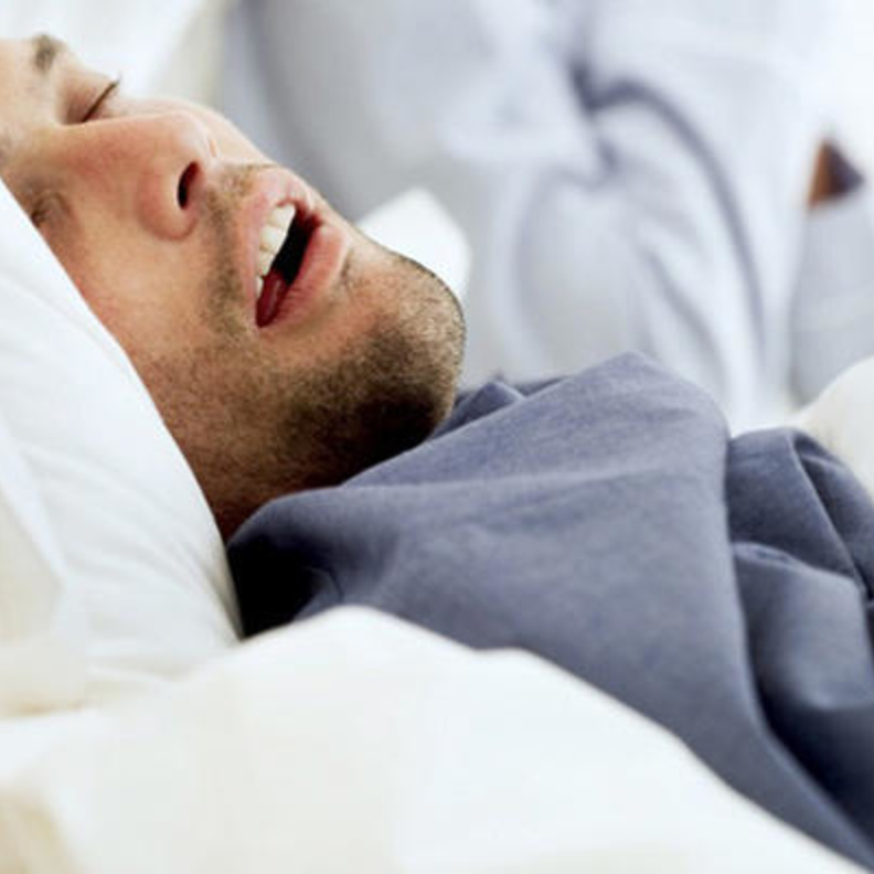 الشخير يشكل خطرا على صحة الانسان