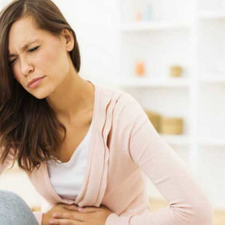 الشعور بتقلصات لامعده احد اعراض القرحه