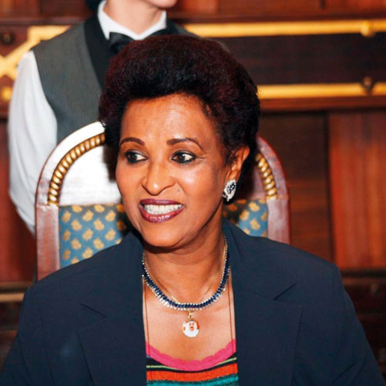  الشيخة نعيمة الاحمد الجابر الصباح